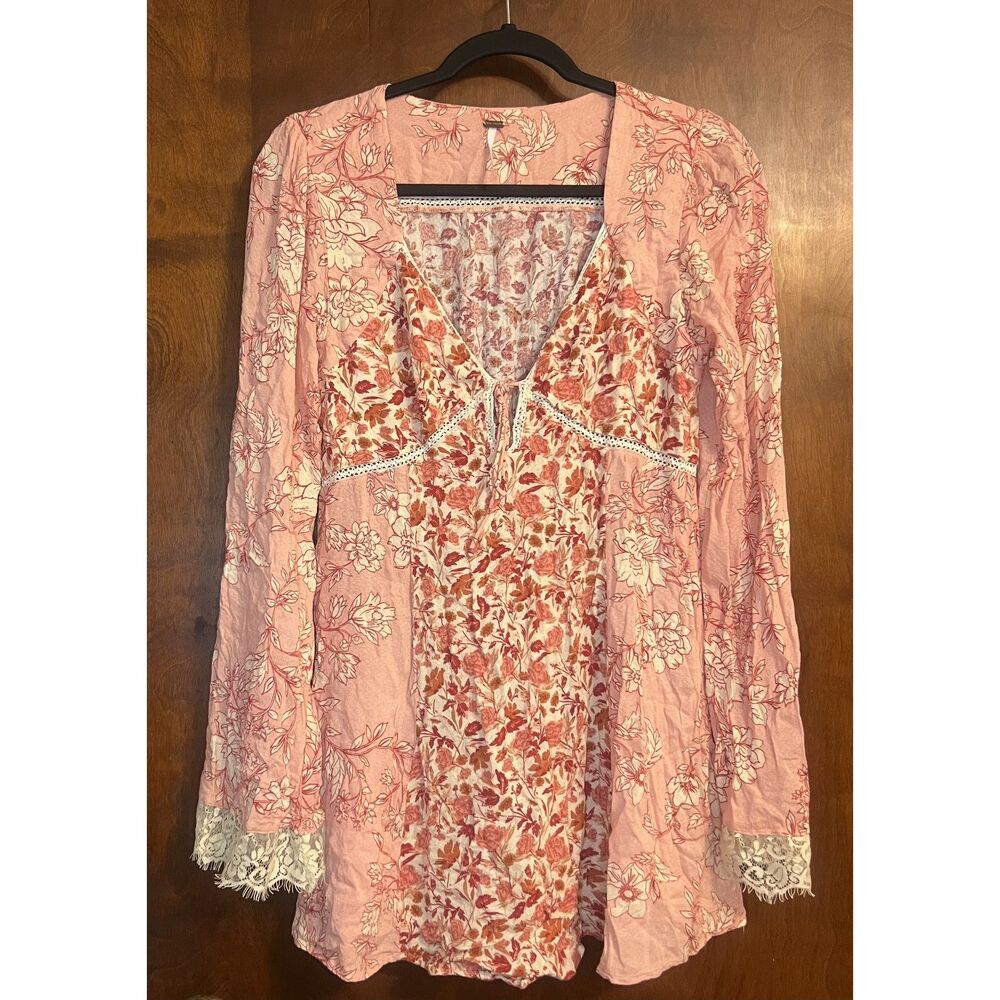 Free People Odette Petal Combo Floral V-Neck Tunic Blouse Pink Lace Trim Boho M